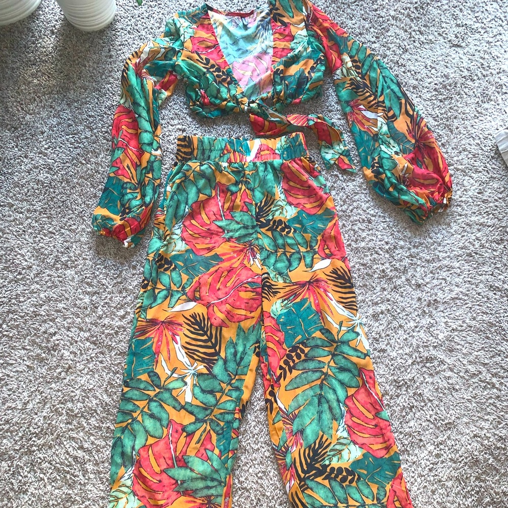 Pretty Little Things 2 Piece Beachwear/Swimsuit Coverup Co-Ord Set